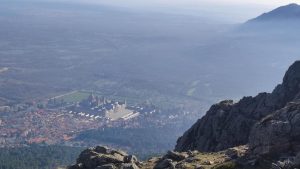 Vista a El Escorial desde Monte Abantos